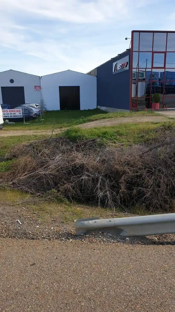 Nave industrial en venta en Valdefresno