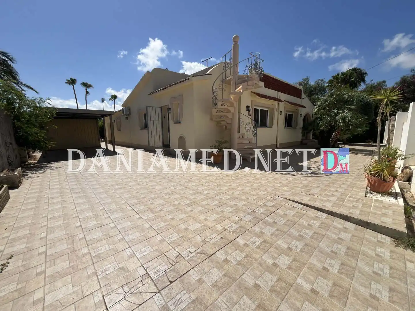 Außenansicht von Haus oder Chalet zum Verkauf in Dénia mit Klimaanlage, Heizung und Privatgarten