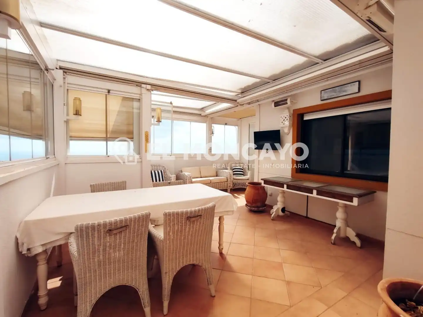 Sala de estar de Ático en venta en Guardamar del Segura con Aire acondicionado, Calefacción y Jardín privado