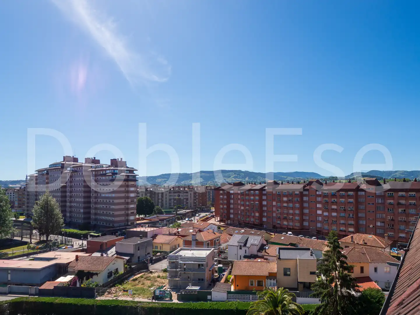 Habitación de Ático de alquiler en Gijón  con Calefacción, Jardín privado y Parquet