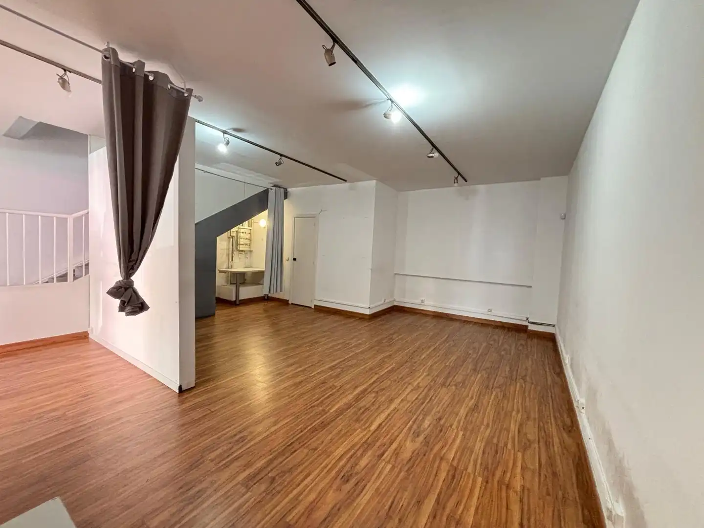 Commercial properties for rent in Las Rozas de Madrid  with Air Conditioner and Heating