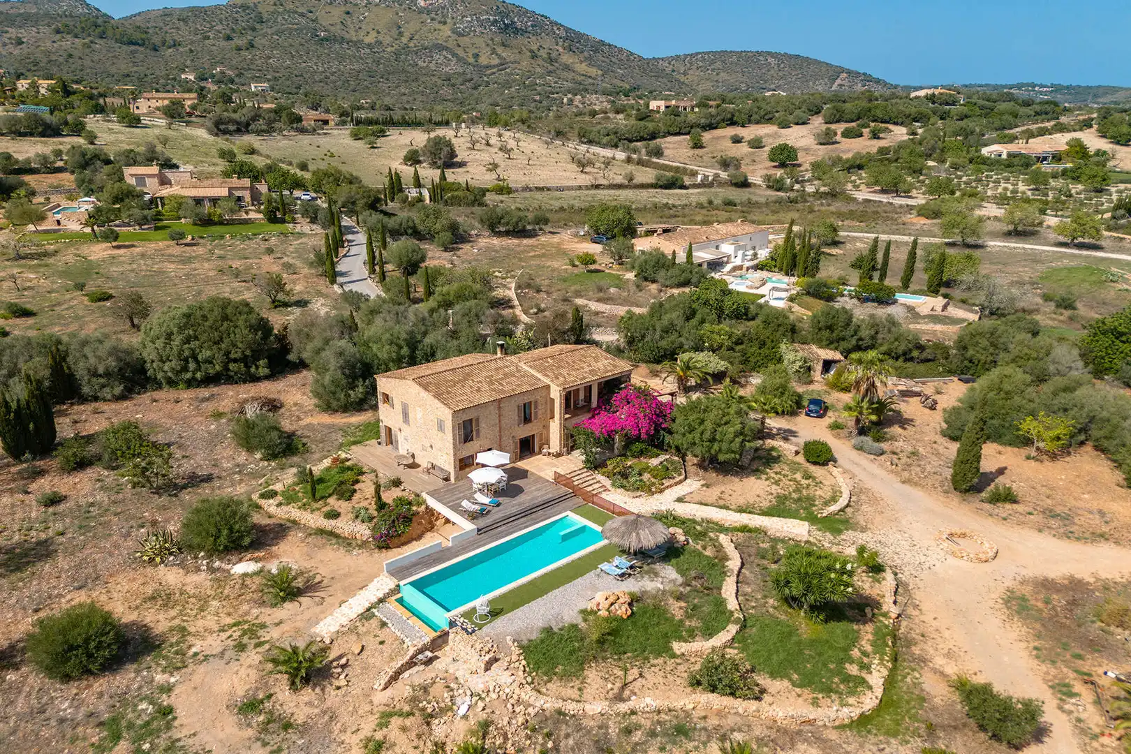 Vista exterior de Finca rústica en venda en Sant Llorenç des Cardassar amb Aire condicionat, Terrassa i Moblat