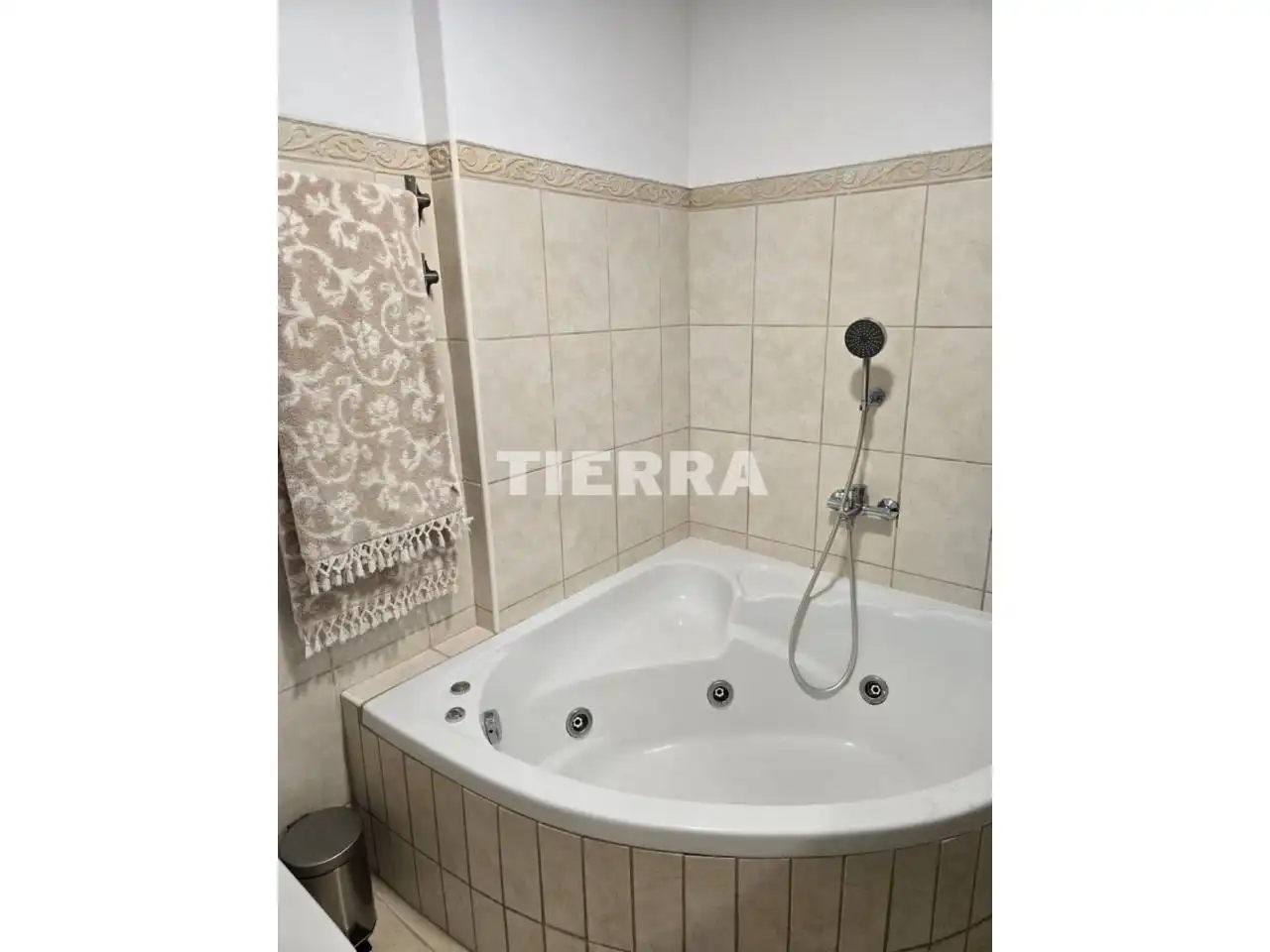 Badezimmer von Wohnung zur Miete in Murcia mit Klimaanlage, Privatgarten und Terrasse