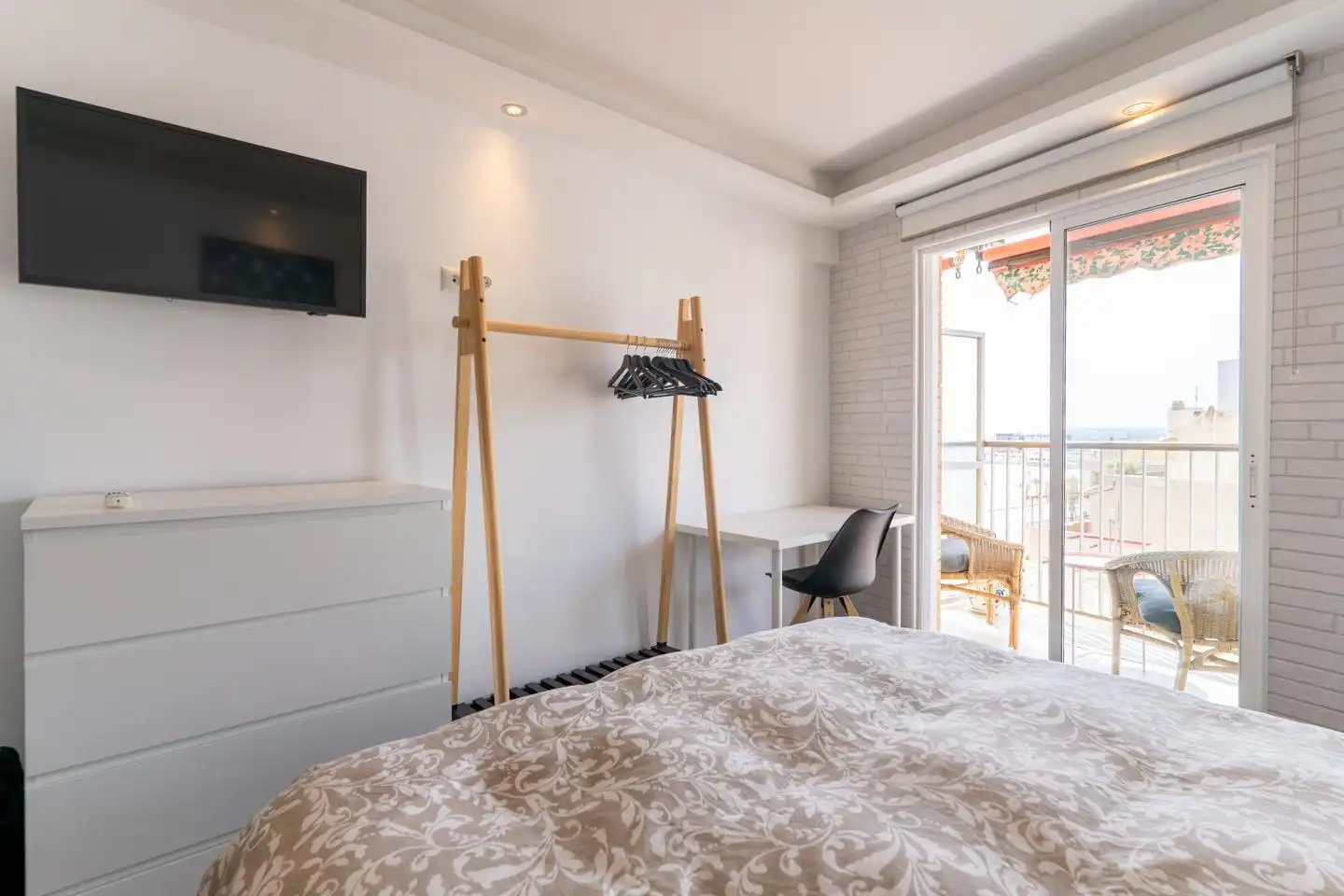Schlafzimmer von Wohnung zum Verkauf in Santa Pola mit Klimaanlage und Terrasse