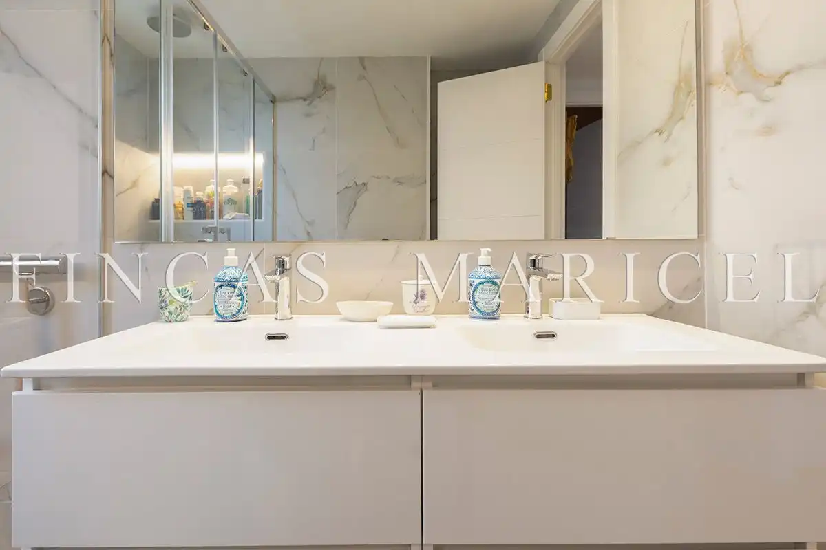 Bathroom of Flat for sale in Sitges  with Heating, Terrace and Storage room