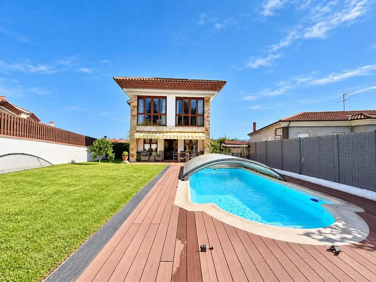 Casa con jardín en venta en LOS BAYONES 26, imagen 5