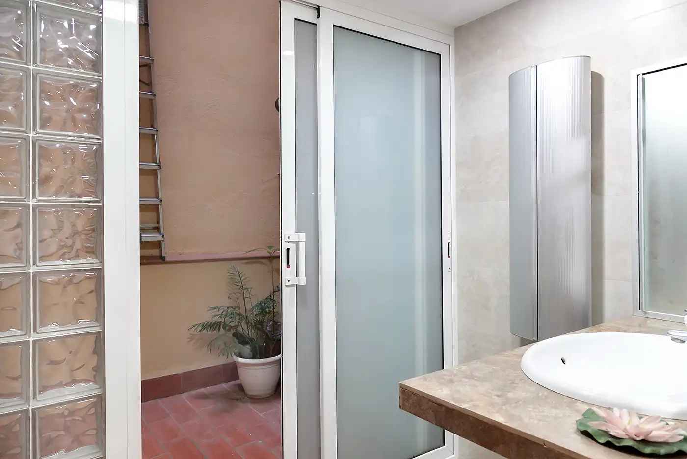 Bany de Pis en venda en Barcelona amb Parquet i Forn