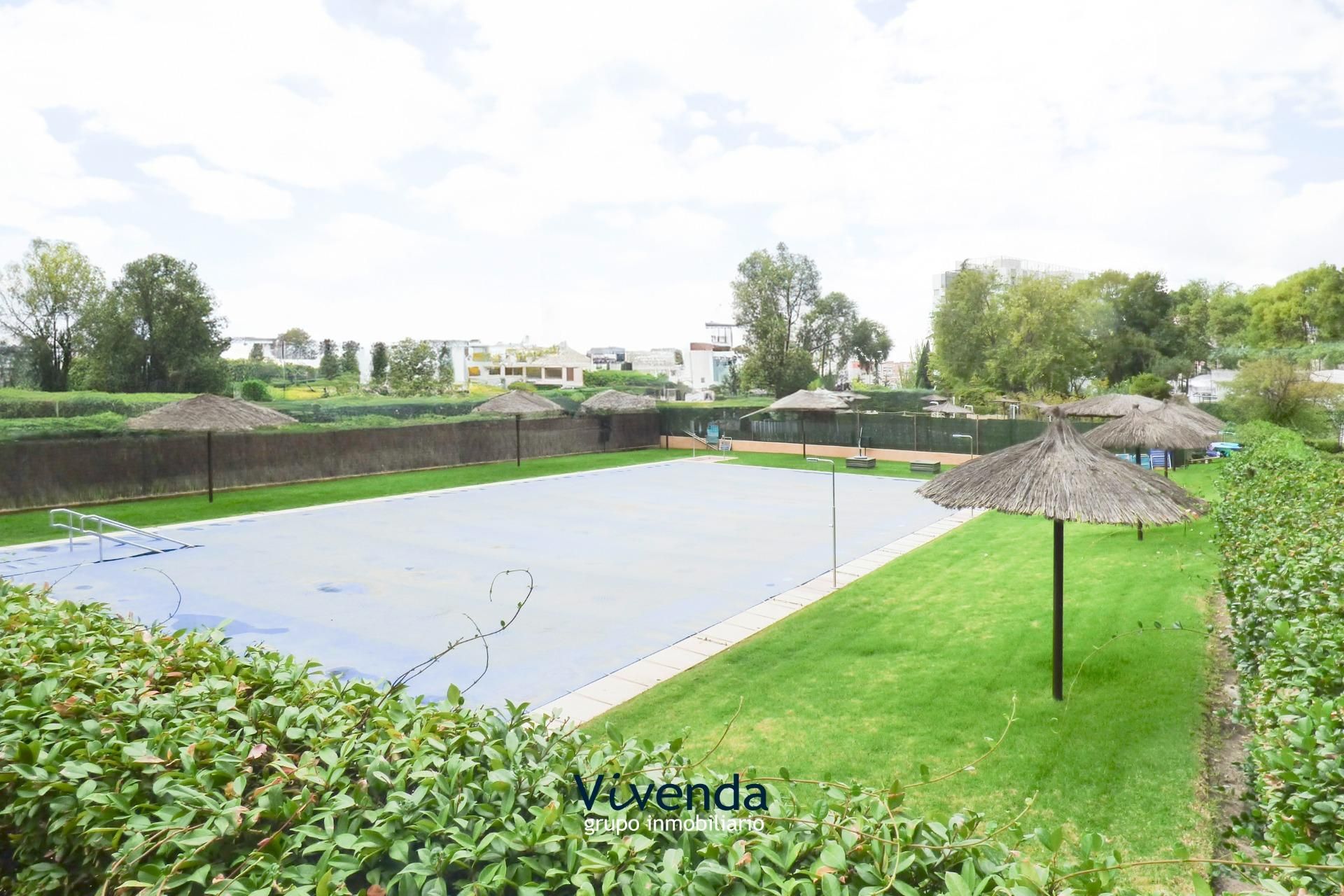 Jardí de Pis en venda en  Madrid Capital amb Jardí privat, Parquet i Terrassa