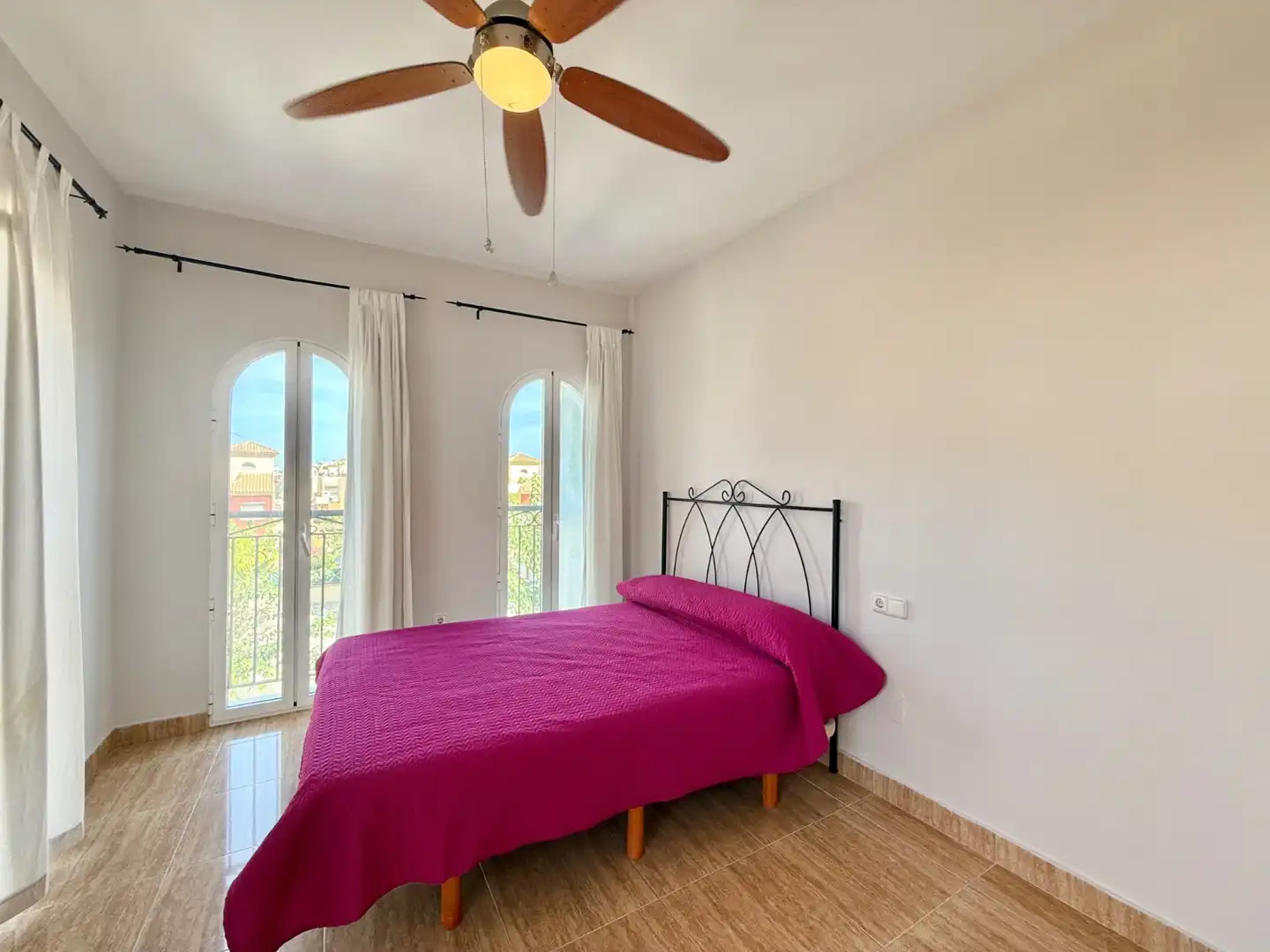 Habitación de Casa adosada de alquiler en Pilar de la Horadada con Aire acondicionado, Calefacción y Jardín privado