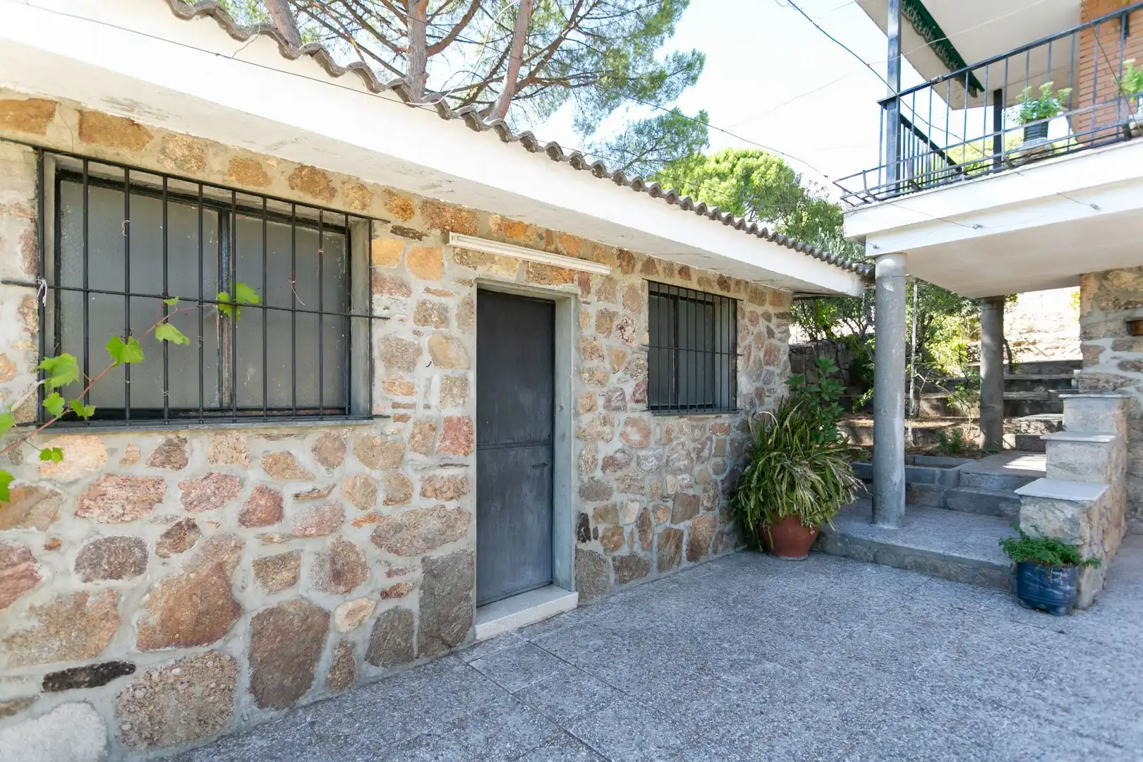 Vista exterior de Casa o xalet en venda en Valdemaqueda amb Jardí privat i Traster