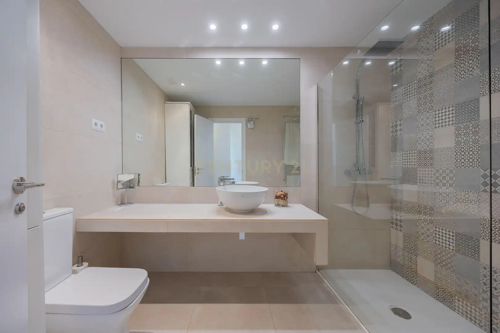 Baño de Apartamento en venta en Madrid con Piscina