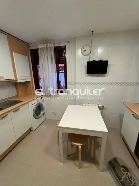 Cocina de Piso de alquiler en Parla con Aire acondicionado, Piscina y Amueblado