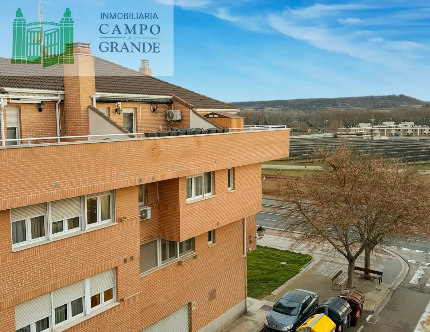 Vista exterior de Ático en venta en Palencia Capital con Calefacción, Parquet y Terraza