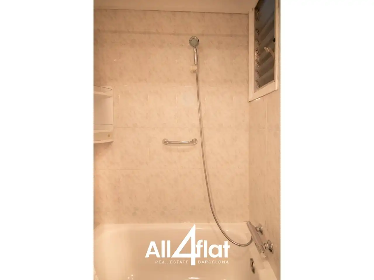 Bathroom of Flat for rent in Castelldefels  with Air Conditioner, Furnished and Balcony
