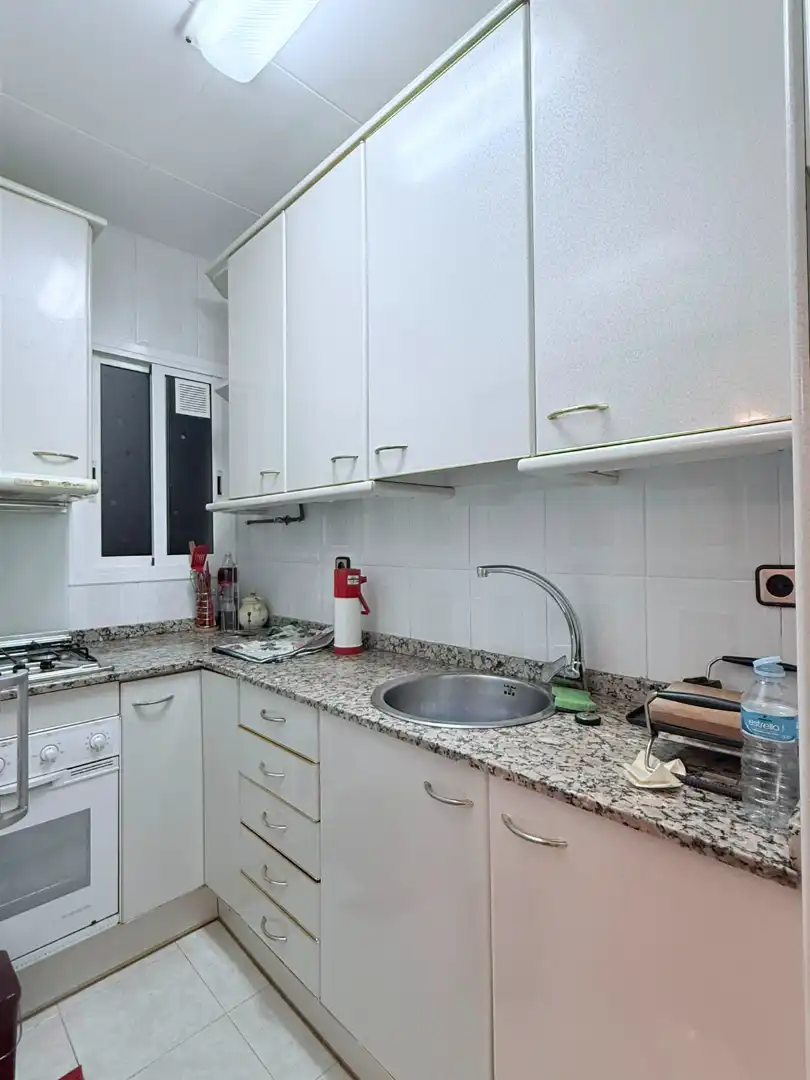 Cocina de Piso en venta en Barcelona con Aire acondicionado, Amueblado y Horno