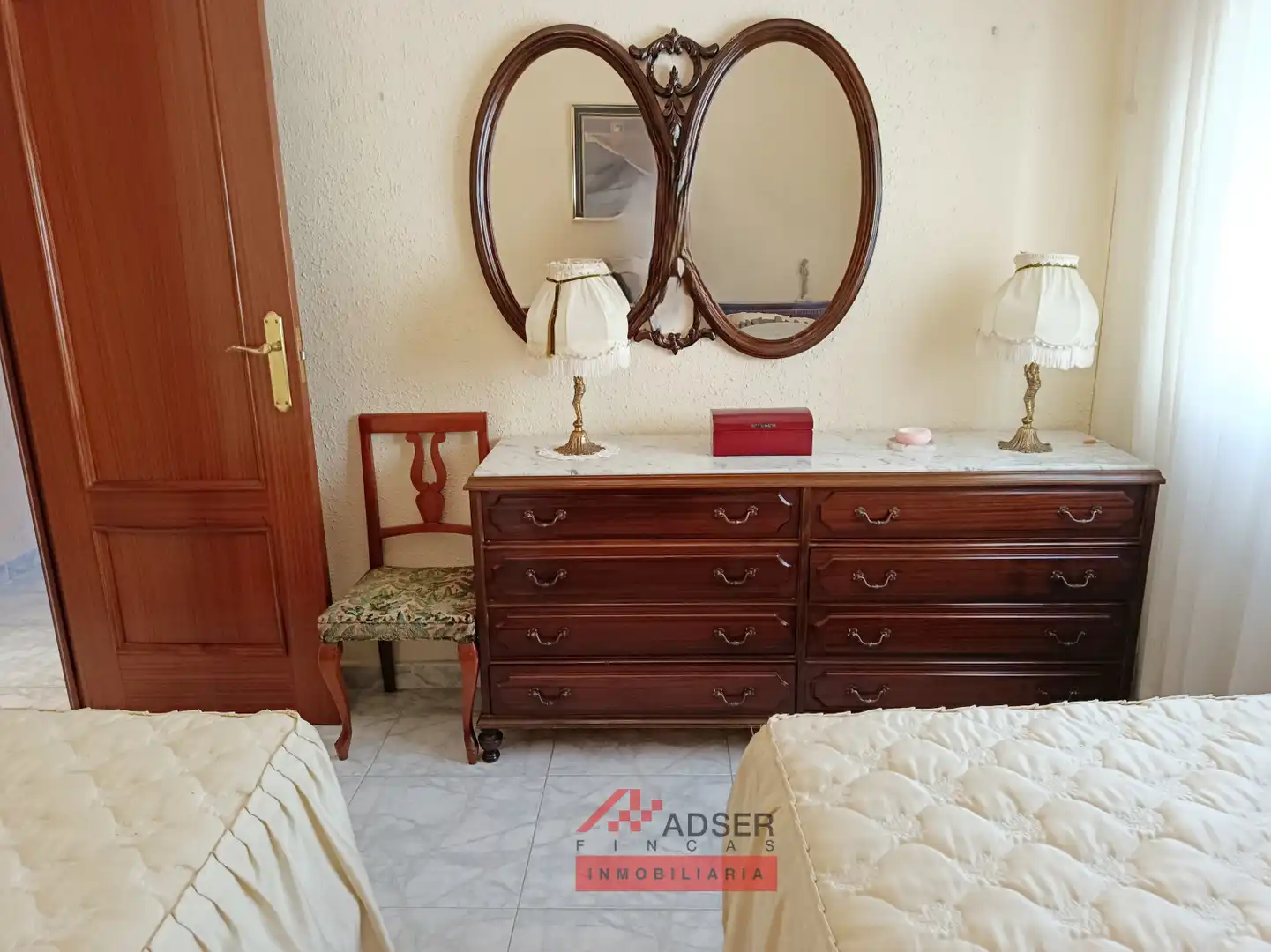 Habitación de Piso en venta en Los Olivos