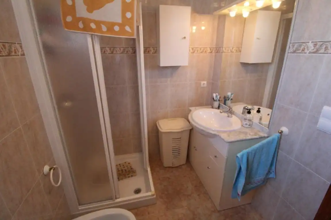 Baño de Casa adosada en venta en Torrevieja con Aire acondicionado, Jardín privado y Terraza