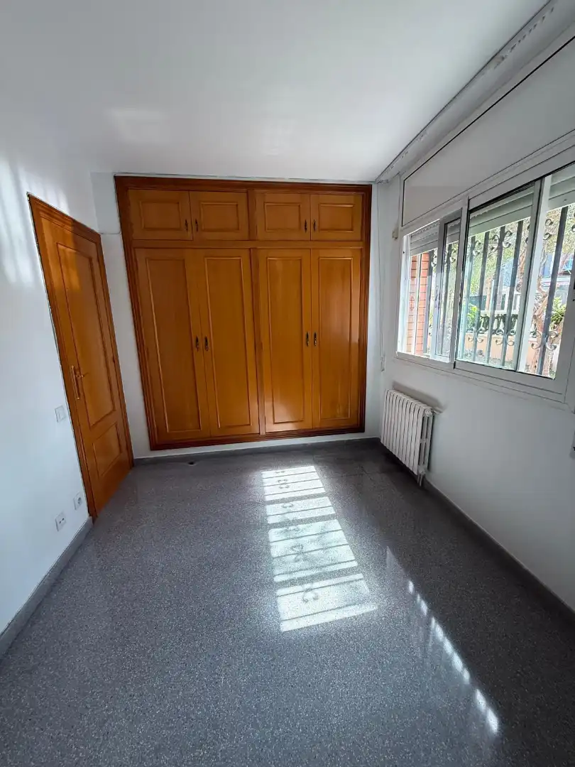 Schlafzimmer von Haus oder Chalet zur Miete in Viladecans mit Klimaanlage, Heizung und Privatgarten