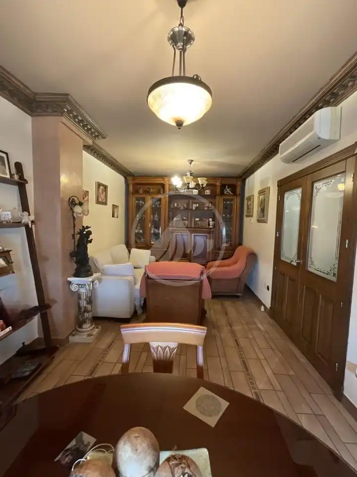 Sala d'estar de Casa o xalet en venda en Linares amb Aire condicionat