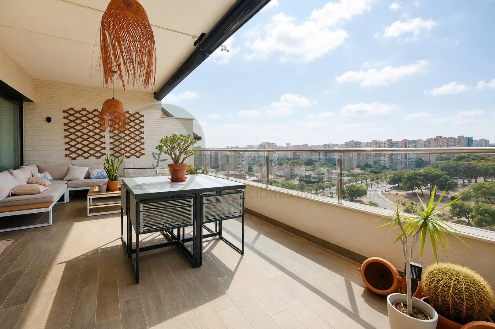 Terraza de Ático en venta en Alicante / Alacant con Aire acondicionado, Calefacción y Jardín privado