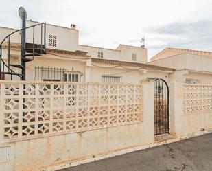 Vista exterior de Casa o xalet en venda en Torrevieja amb Aire condicionat, Calefacció i Terrassa