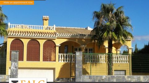Puro estilo de vida mediterráneo  elegante villa con acceso al mar