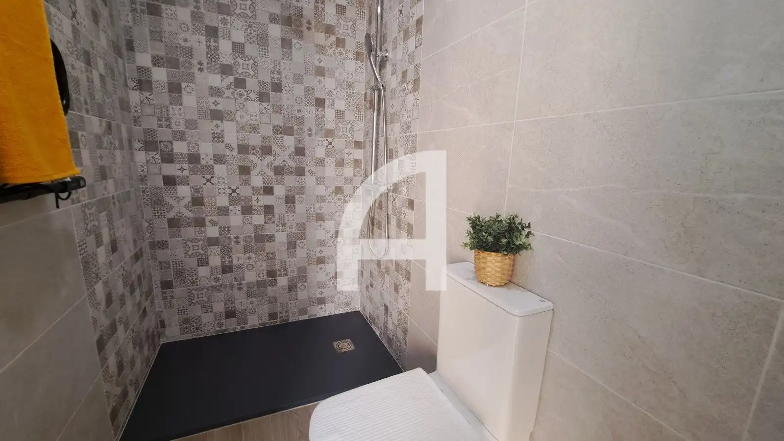 Baño de Piso en venta en Terrassa con Calefacción y Terraza