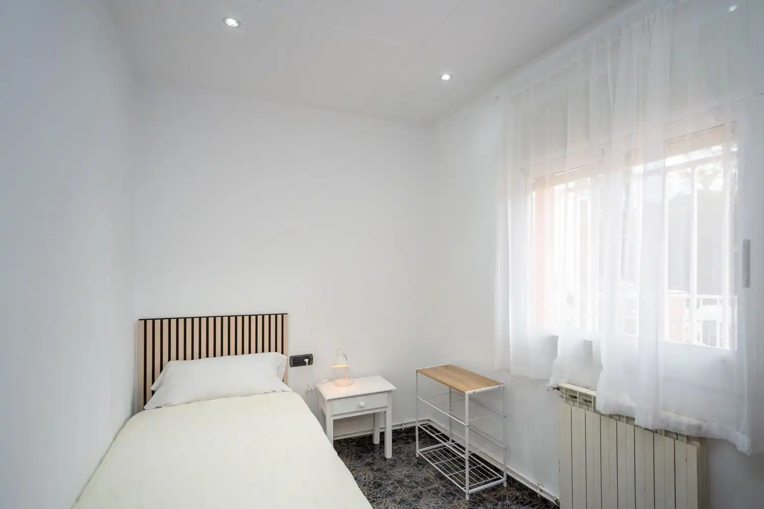 Habitación de Piso de alquiler en Girona con Calefacción, Terraza y Trastero