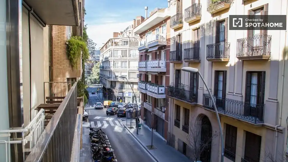 Habitació a Sant Gervasi- Galvany