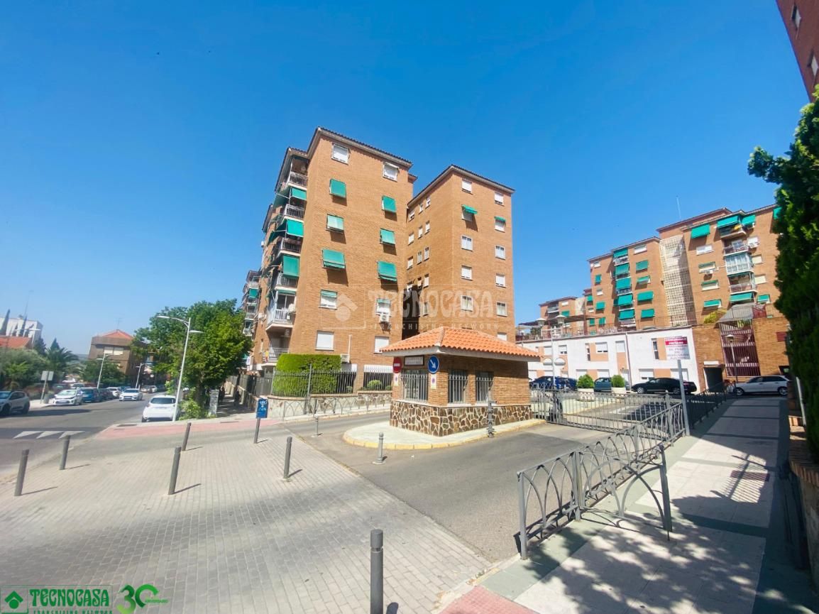 Exterior view of Flat for sale in  Toledo Capital  with Air Conditioner, Heating and Terrace
