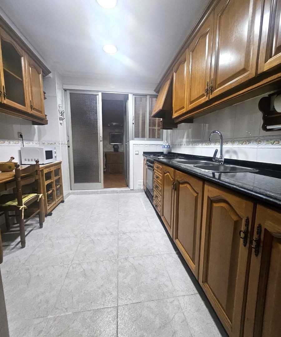 Kitchen of Flat for sale in  Valencia Capital  with Air Conditioner, Terrace and Storage room