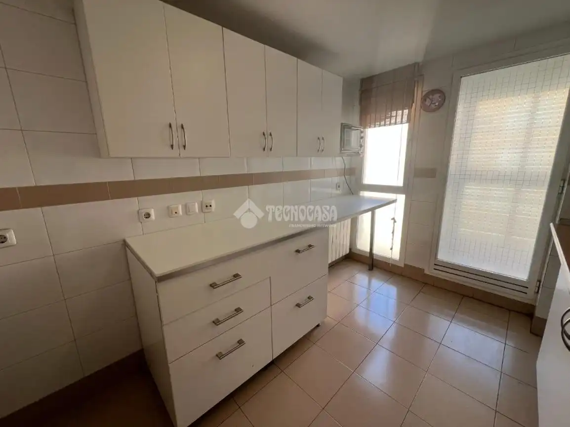 Kitchen of Flat for sale in Alcorcón  with Heating, Parquet flooring and Terrace