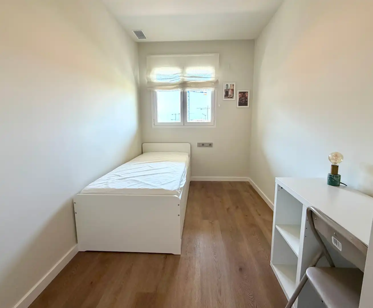 Dormitori de Apartament de lloguer en Sitges amb Aire condicionat, Calefacció i Jardí privat