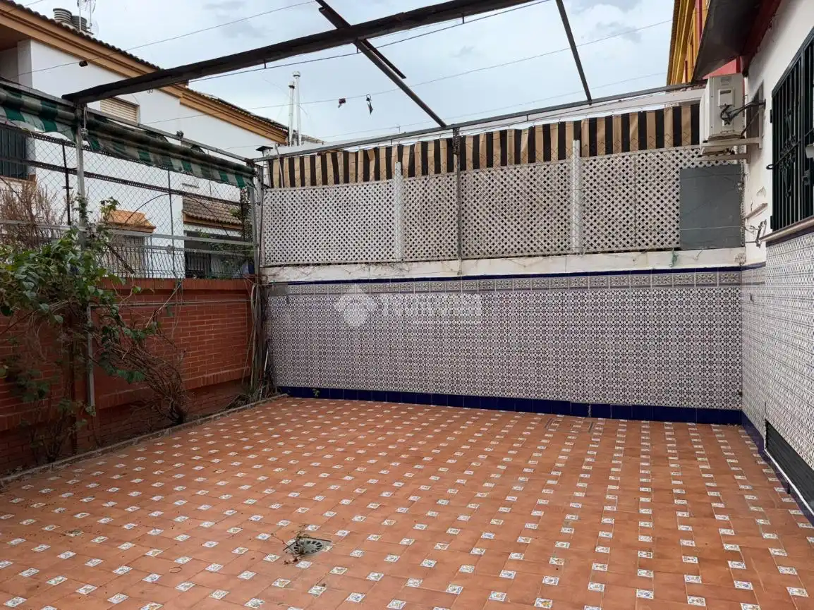 Terraza de Casa adosada en venta en Sevilla con Aire acondicionado y Alarma