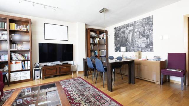 Piso en Venta en Montecarmelo