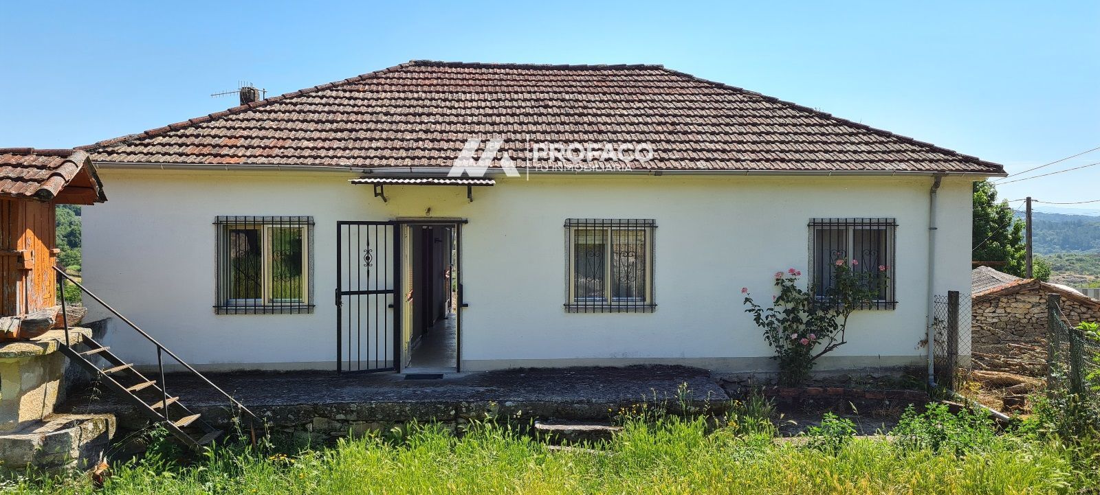 Single-family semi-detached for sale in Listanco, Maside