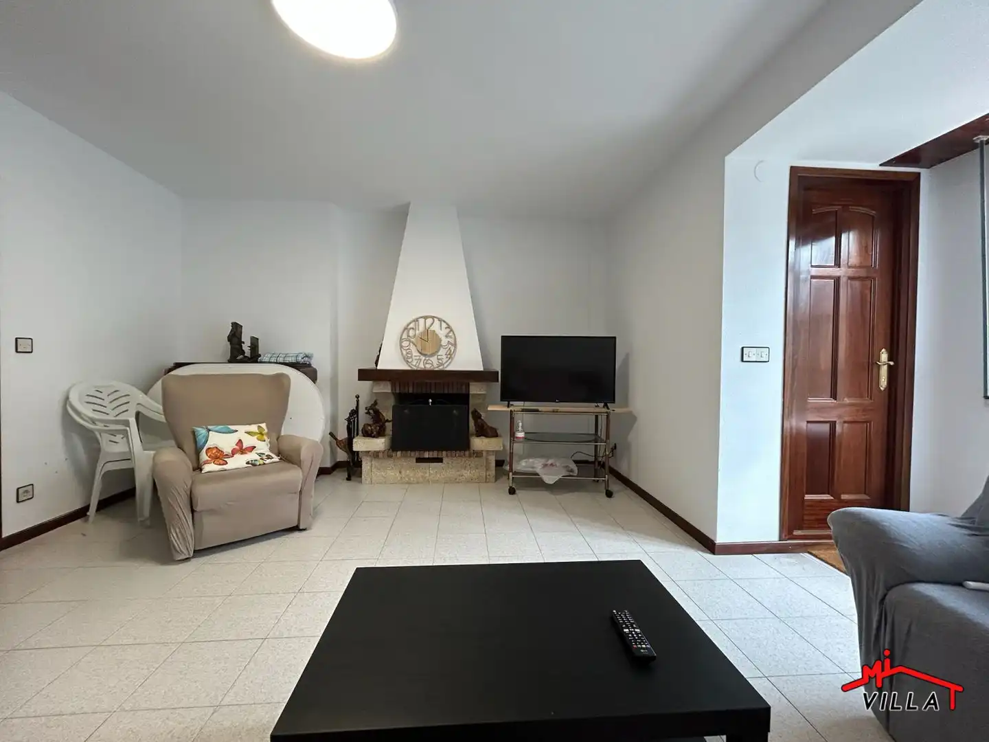 Sala d'estar de Casa adosada en venda en Laredo amb Calefacció i Terrassa