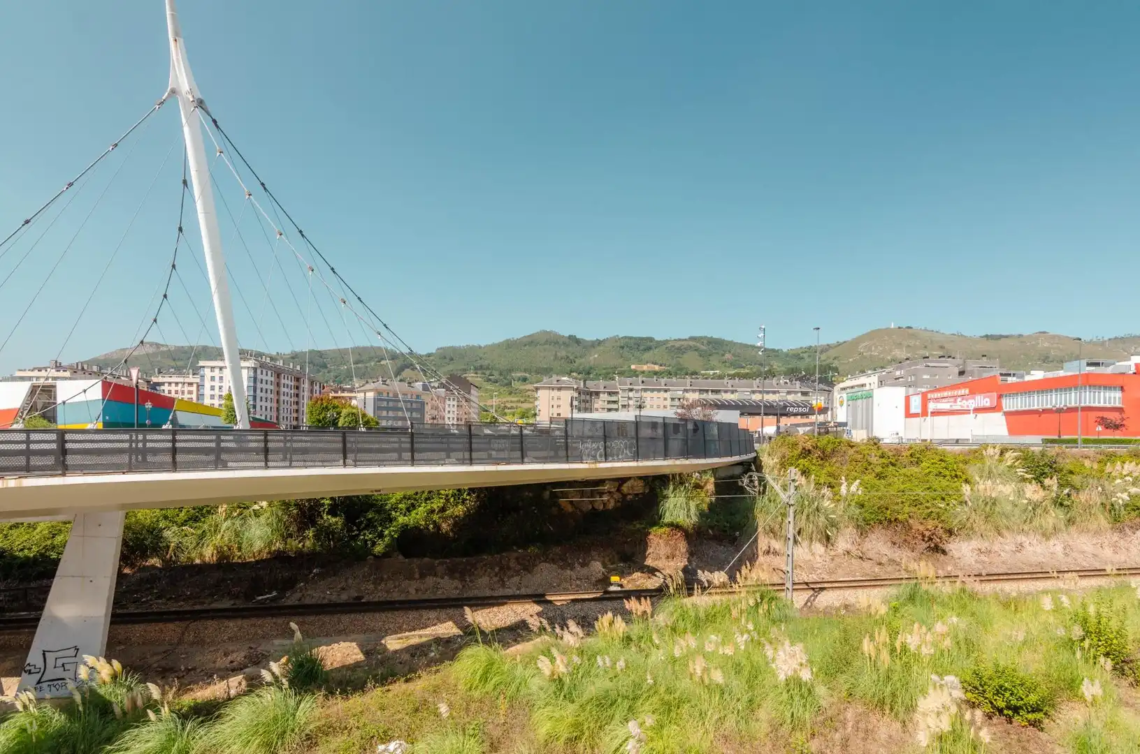 Außenansicht von Gebäude zum Verkauf in Oviedo 