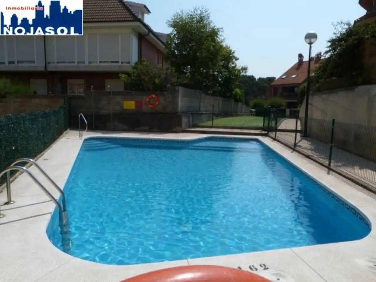Piscina de Apartamento de alquiler en Noja con Calefacción, Terraza y Amueblado