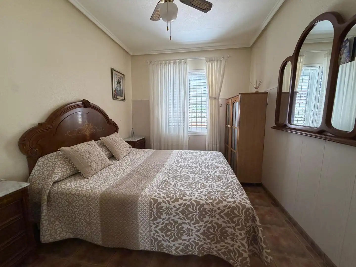 Habitación de Casa adosada en venta en Torrevieja con Jardín privado, Terraza y Trastero