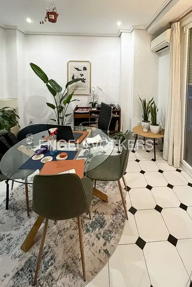 Wohnung zur Miete in Valencia mit Klimaanlage, Heizung und Möbliert
