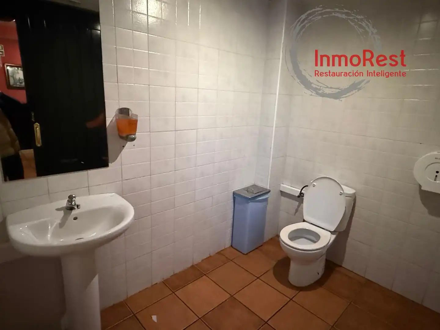Baño de Local de alquiler en Valdemoro con Aire acondicionado
