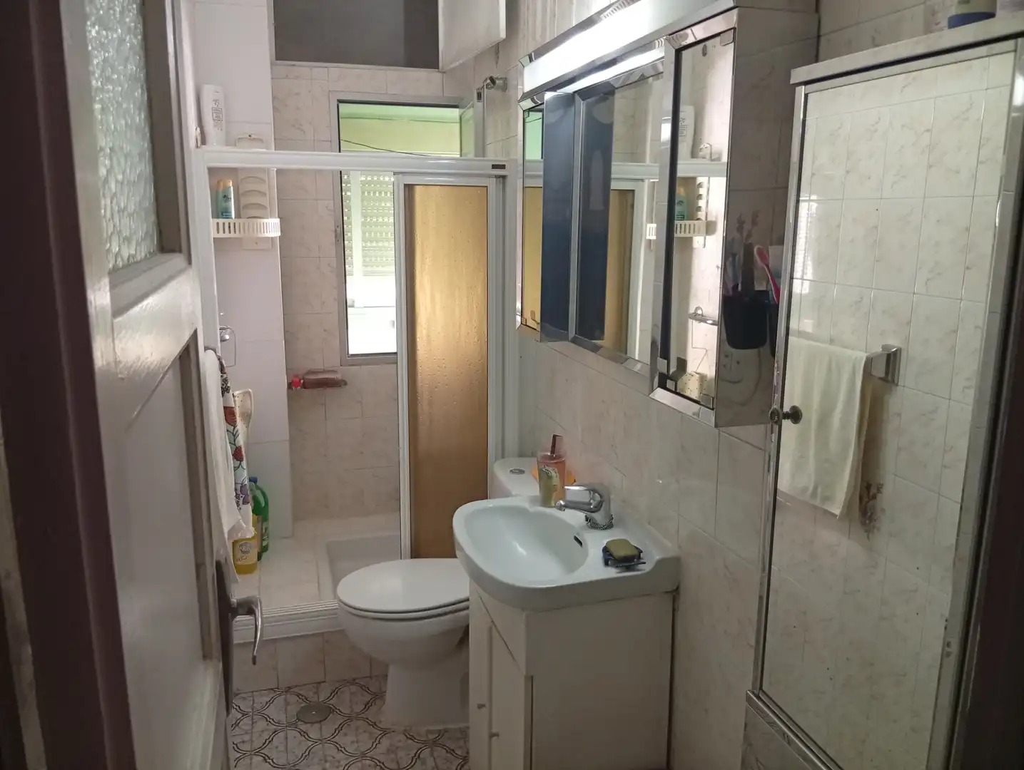 Baño de Piso en venta en Madrid con Calefacción, Terraza y Amueblado