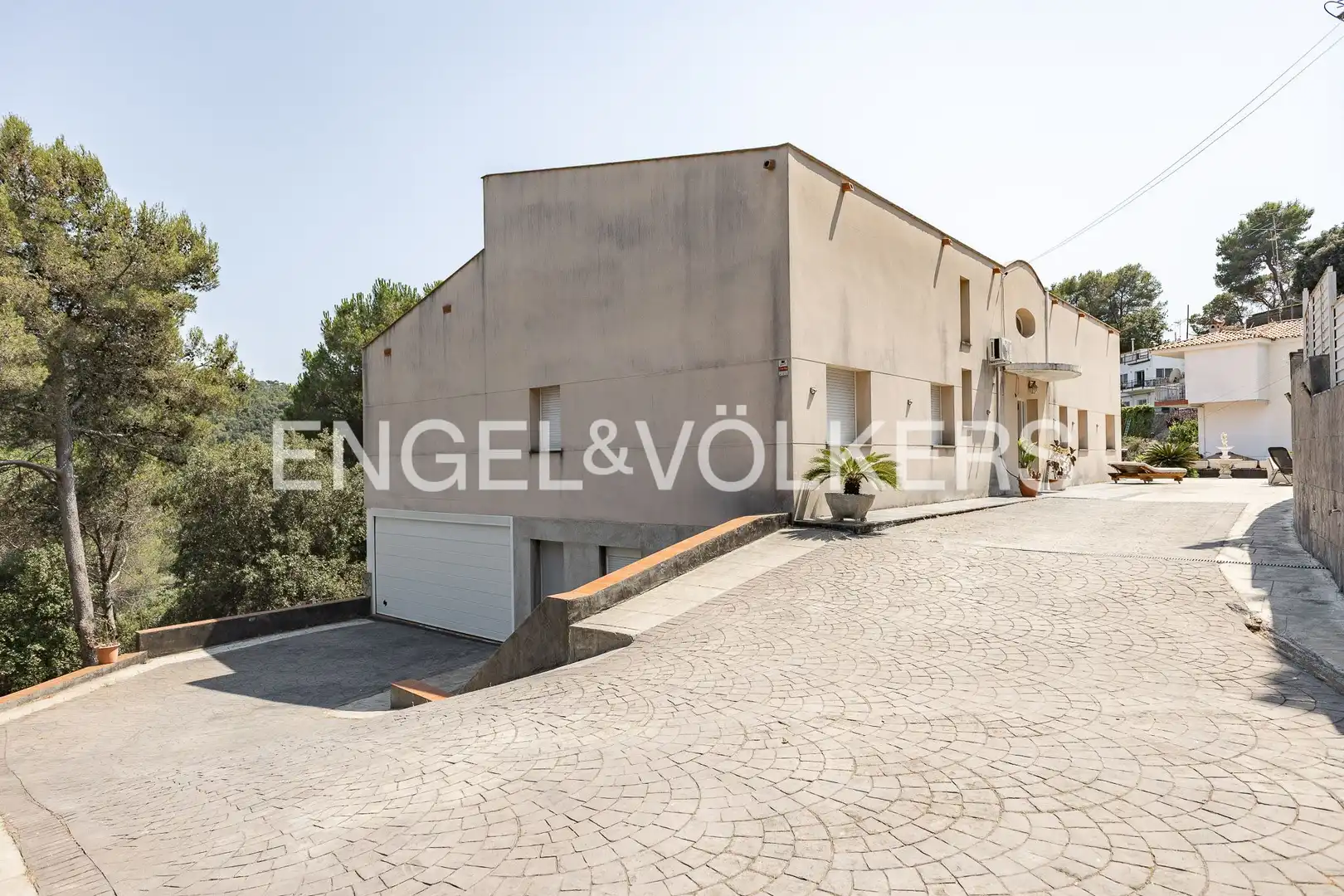 Casa amb terrassa en venda a Urbanitzacions