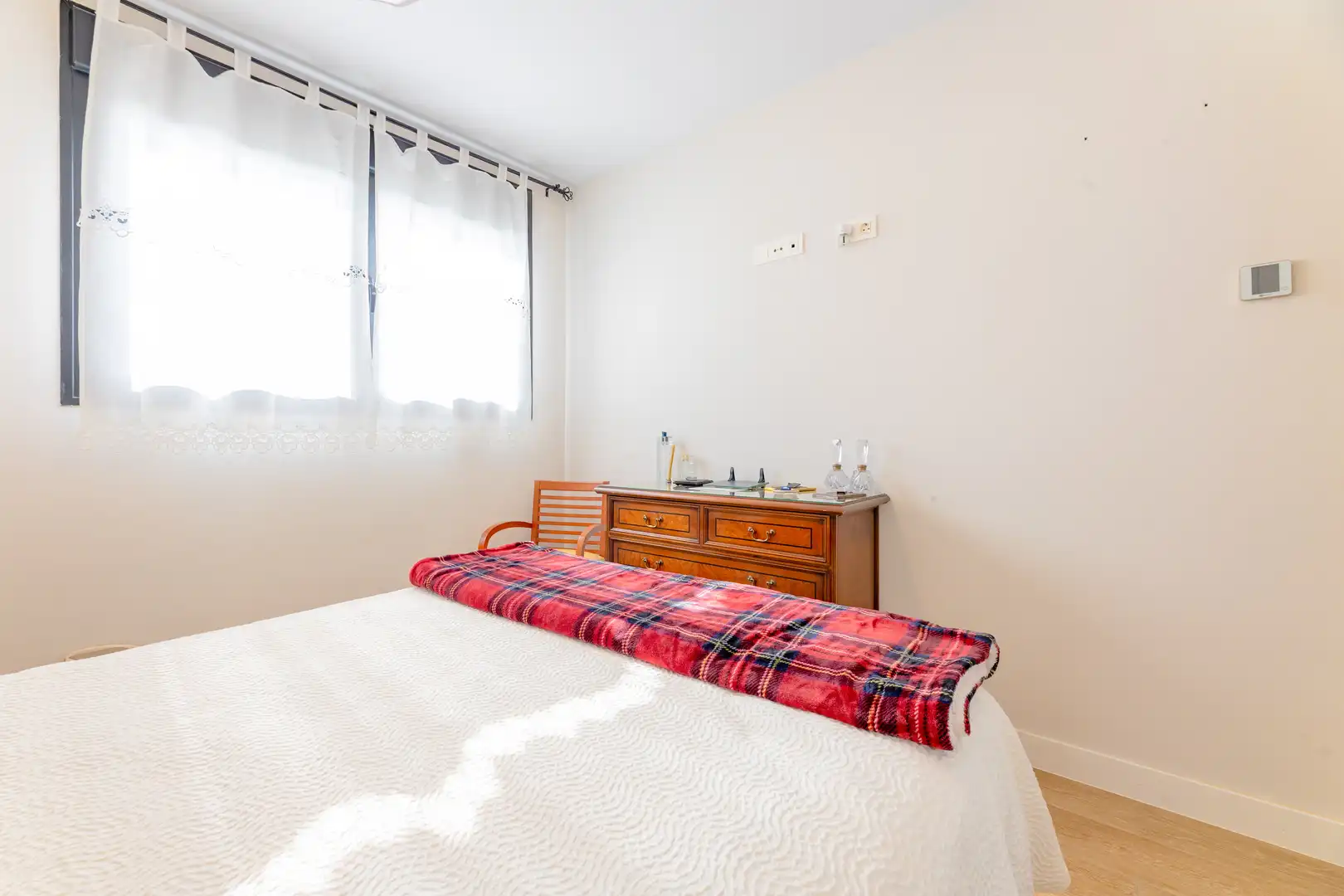 Habitación de Piso en venta en Valencia con Trastero, Piscina y Balcón