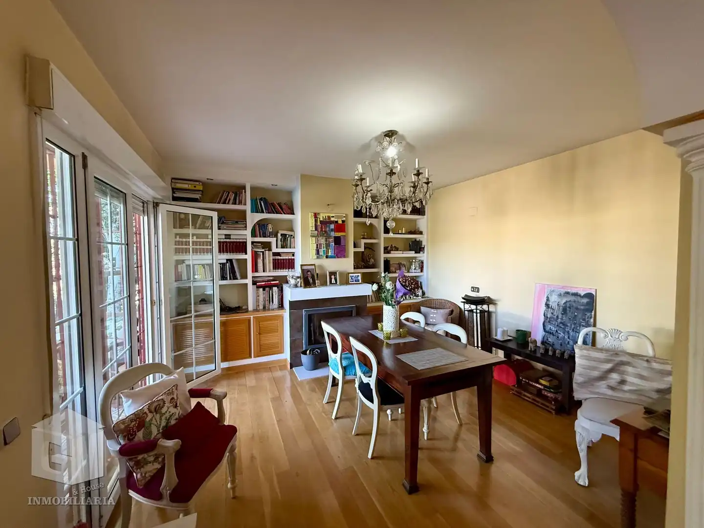 Sala d'estar de Casa o xalet en venda en Villaviciosa de Odón amb Aire condicionat, Calefacció i Jardí privat