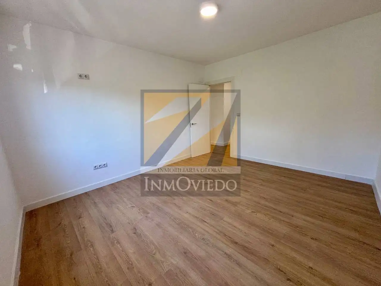 Piso en venta en Oviedo  con Terraza