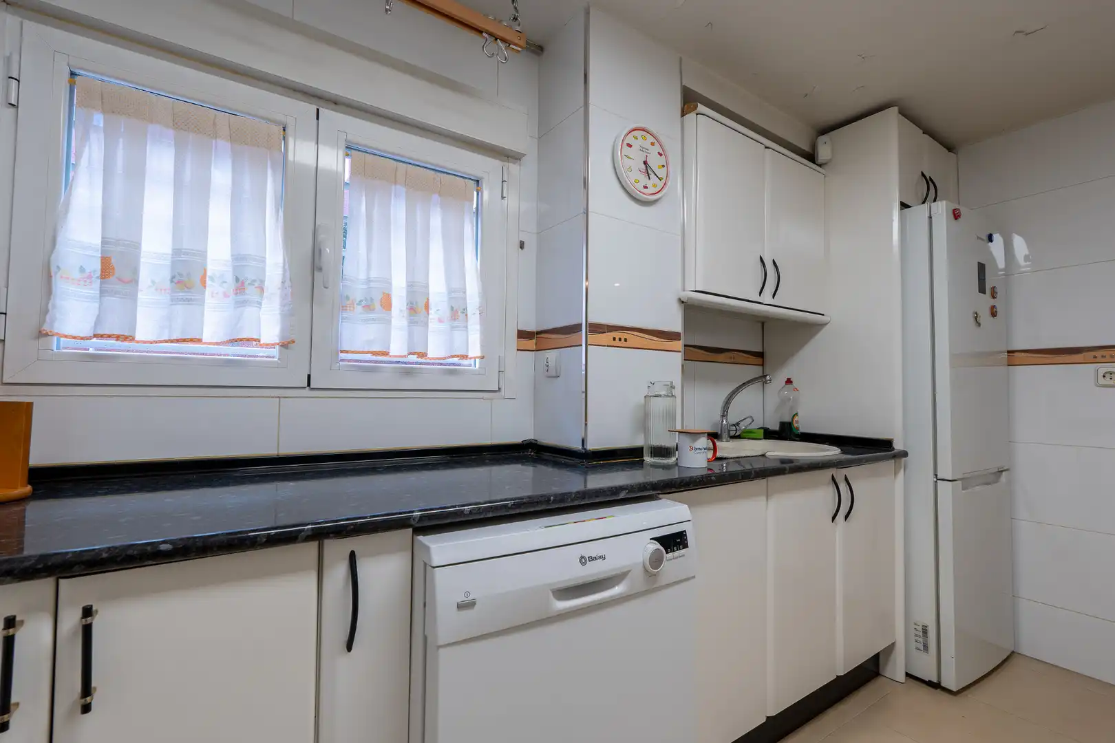 Kitchen of Flat for sale in Madrid  with Air Conditioner, Heating and Private garden