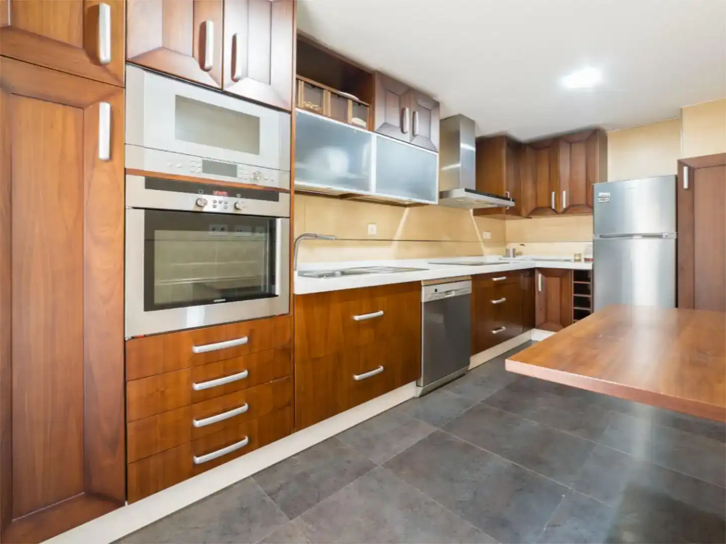 Cocina de Piso de alquiler en Granada con Aire acondicionado, Jardín privado y Parquet
