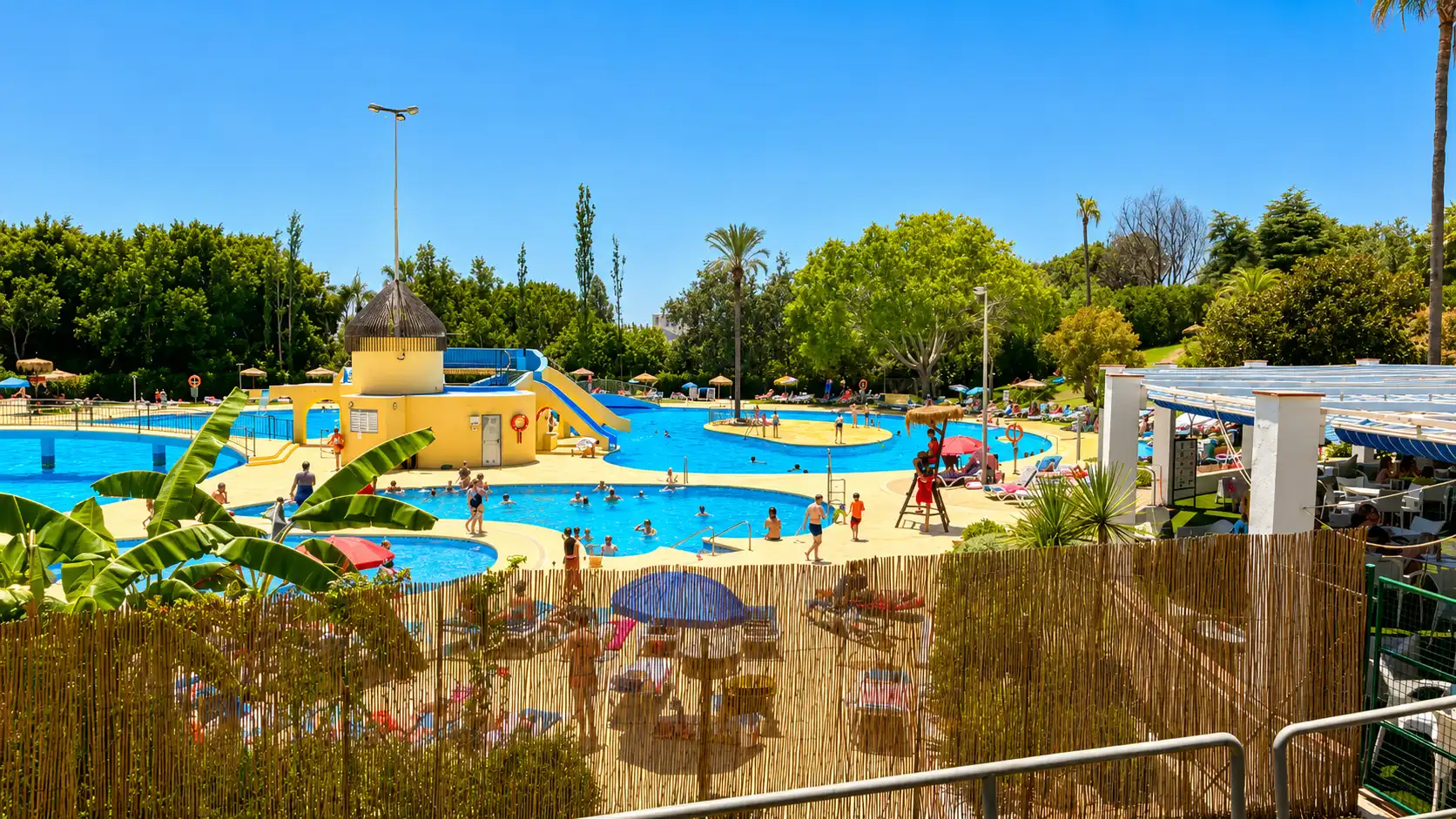 Schwimmbecken von Wohnung zum Verkauf in Benalmádena mit Klimaanlage, Parkett und Terrasse